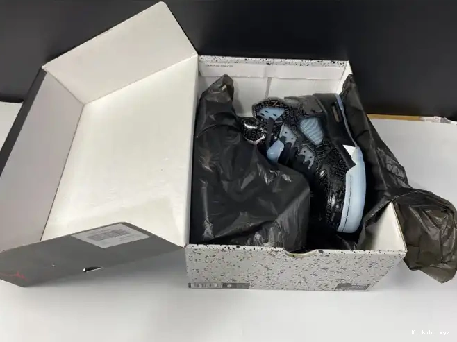 AIR Doernbecher 633068-010 5 Retro Jordan 0517